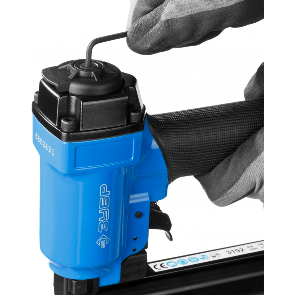 Гвоздескобозабиватель пневматический для скоб тип 55 и гвоздей тип 300 ЗУБР 3192