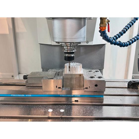 Вертикальный фрезерный обрабатывающий центр DMTG VDLS1200